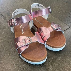 Nina pink metallic girls sandals size 13 brand new